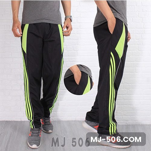 Celana Training Hitam Hijau Stabilo Celana Training Hitam Hijau Stabilo bahan diadora, tampak depan dan samping