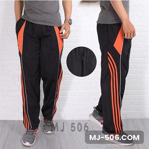 Celana Training Hitam Oranye Celana Training Hitam Oranye bahan diadora, tampak depan dan samping