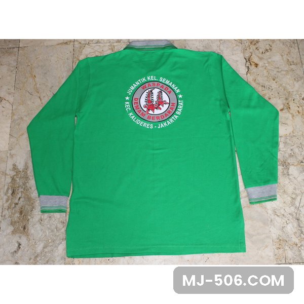 Kaos Jumantik Kelurahan Semanan Kaos Jumantik Kelurahan Semanan, kaos polo lengan panjang hijau dengan sablon logo Jumantik Kel. Semanan, Kalideres, Jakarta Barat di punggung
