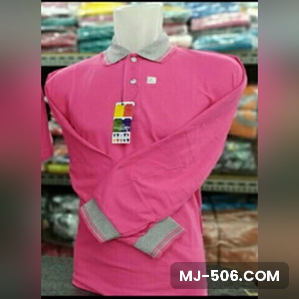 Polo Shirt Lengan Panjang Pink Fanta Polo Shirt Lengan Panjang Pink Fanta dipajang di manekin, polo shirt lengan panjang pink fanta dengan kerah dan manset lengan abu