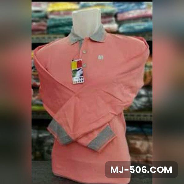 Polo Shirt Lengan Panjang Salem Polo Shirt Lengan Panjang Salem dipajang di manekin, polo shirt lengan panjang salem dengan kerah dan manset lengan abu