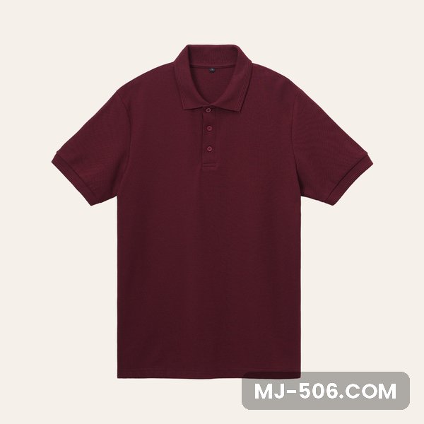 Polo Shirt Marun Polos Polo Shirt Marun Polos tampak depan, polo shirt lengan pendek warna marun polos dengan kerah dan rib lengan senada