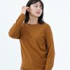 Kaos Polos Wanita Lengan Panjang Warna Caramel